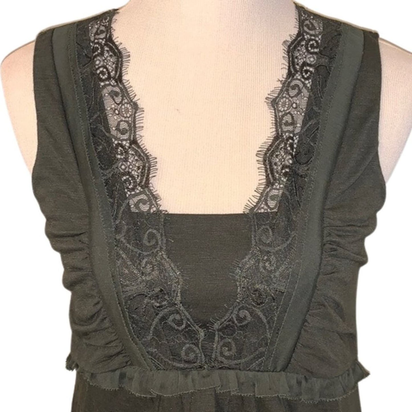 White House Black Market WHBM Military Green Lace Trim Tank NWT Size XXS