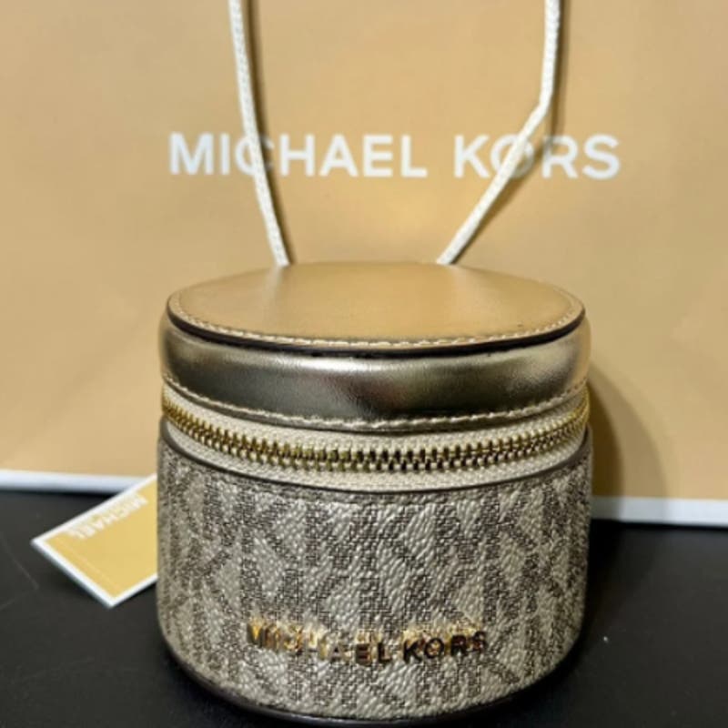 Michael Kors Monogram Round Gold Travel Jewelry Case Jet Set Line NWT