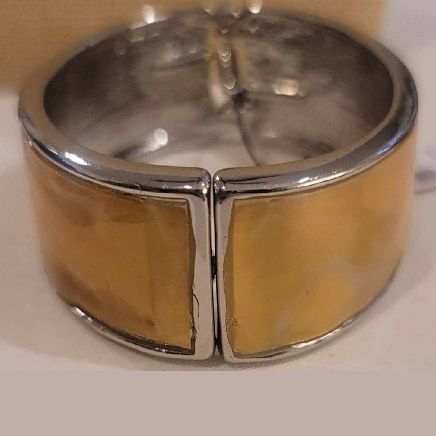 Chicos 1" Shell Shine Yellow Hinged Bangle Bracelet in Silver NWT